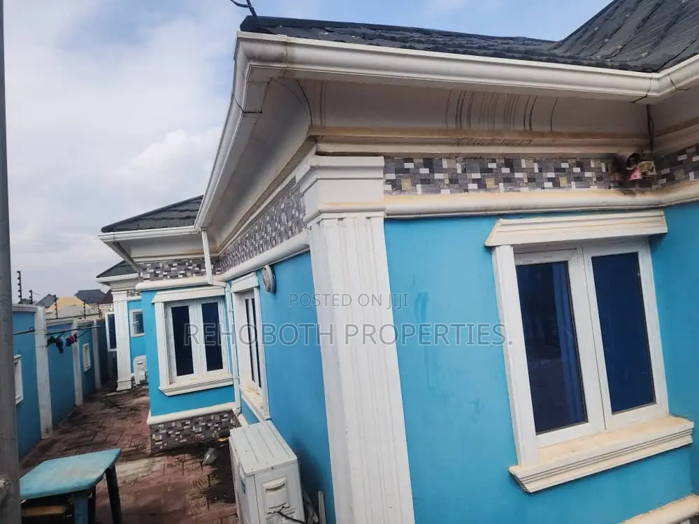 4bdrm Bungalow in Second Avian, Ibadan for sale