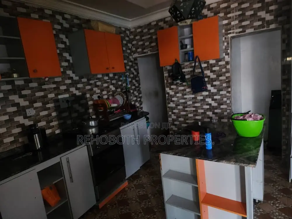4bdrm Bungalow in Second Avian, Ibadan for sale