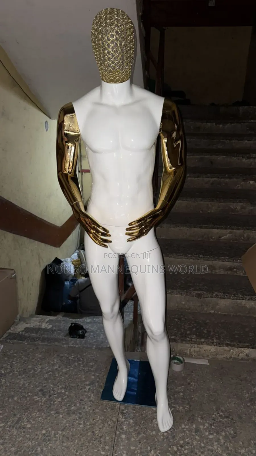 Basket/Net Head Male Gold And White Mannequin