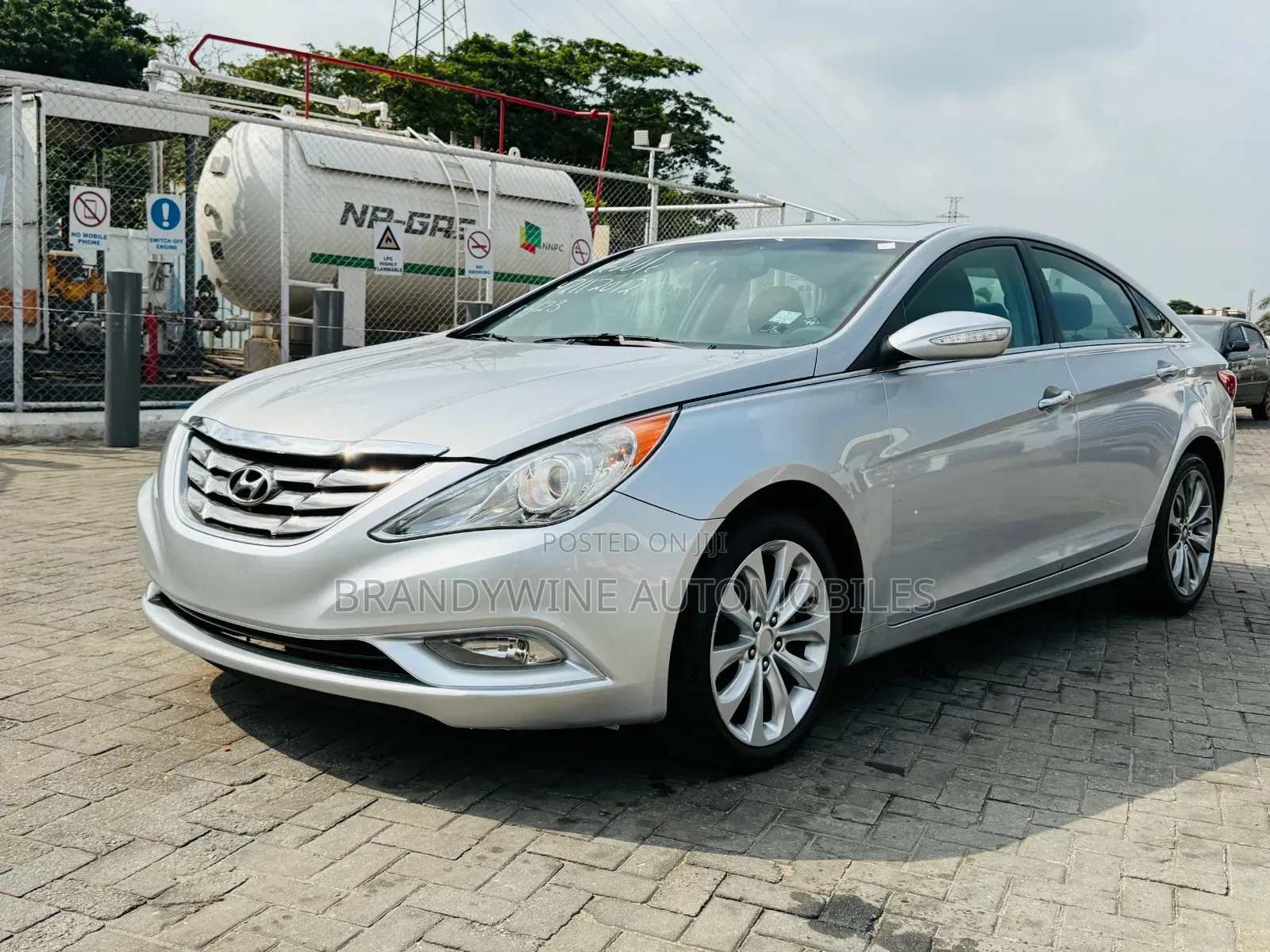 Hyundai Sonata Limited 2.0T w/17" Wheels (2.0L 4cyl 6A) 2011 Silver