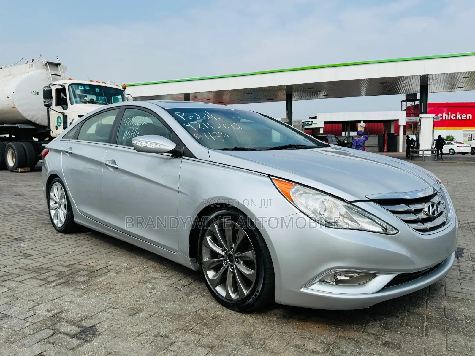 Hyundai Sonata Limited 2.0T w/17" Wheels (2.0L 4cyl 6A) 2011 Silver