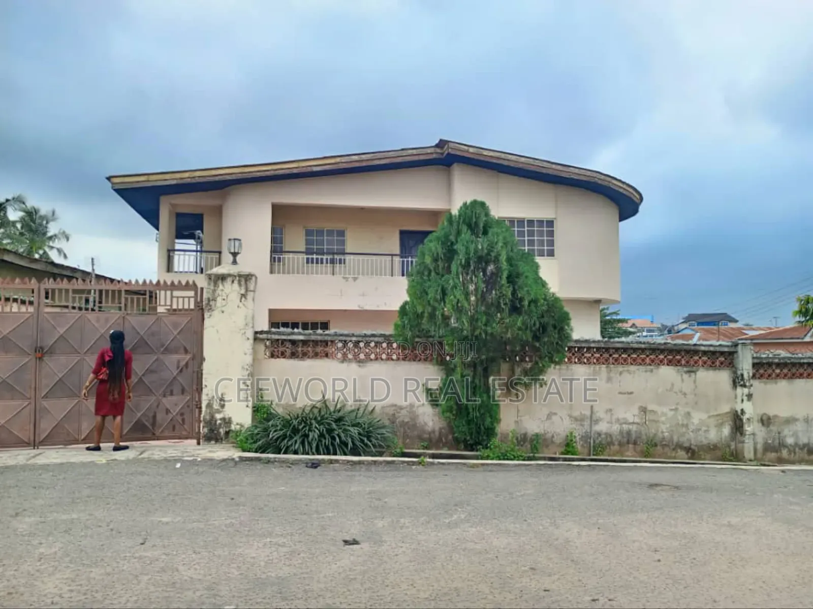 3bdrm Block of Flats in Opp Dove Filling, Akala Express for sale