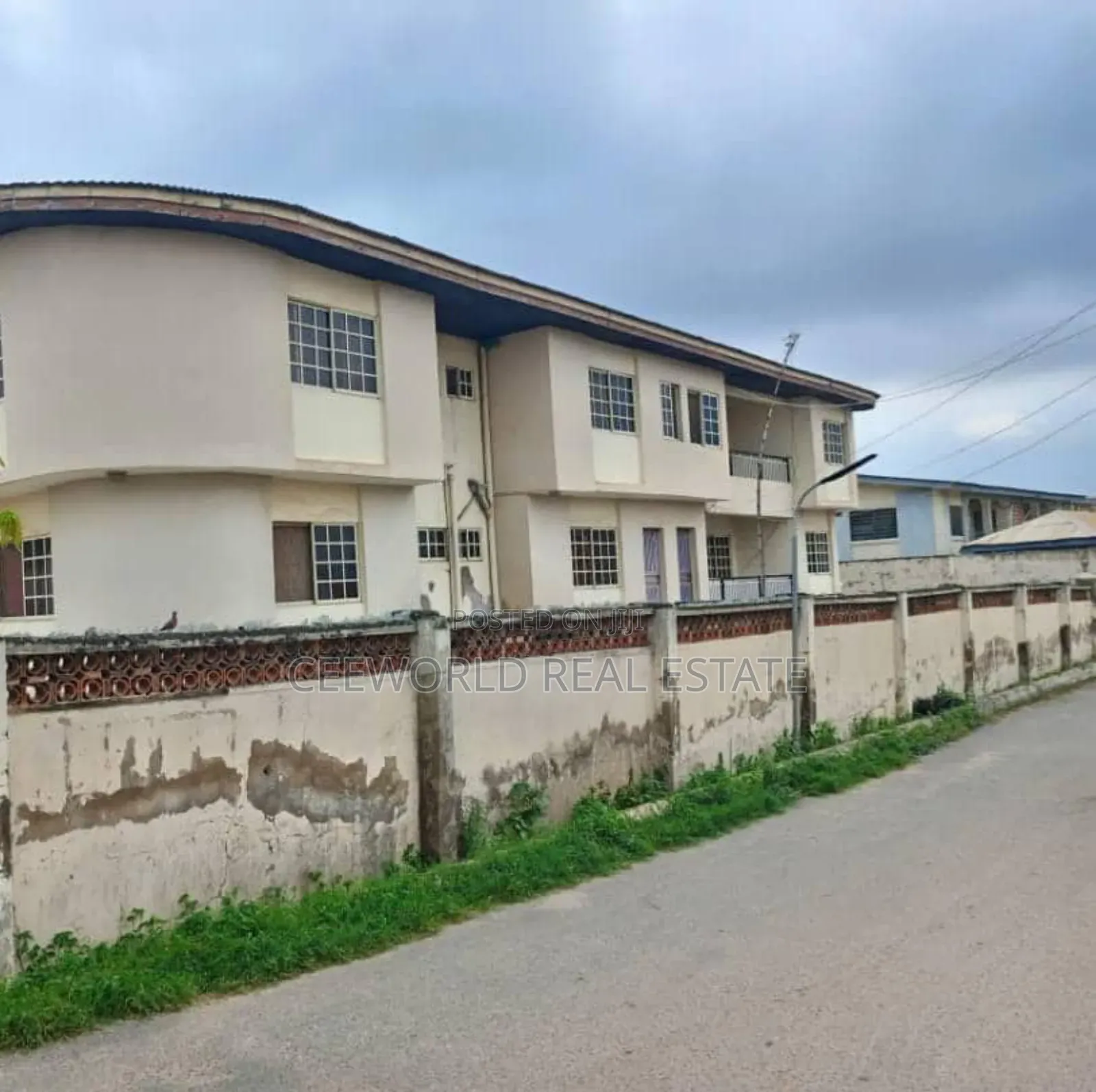 3bdrm Block of Flats in Opp Dove Filling, Akala Express for sale