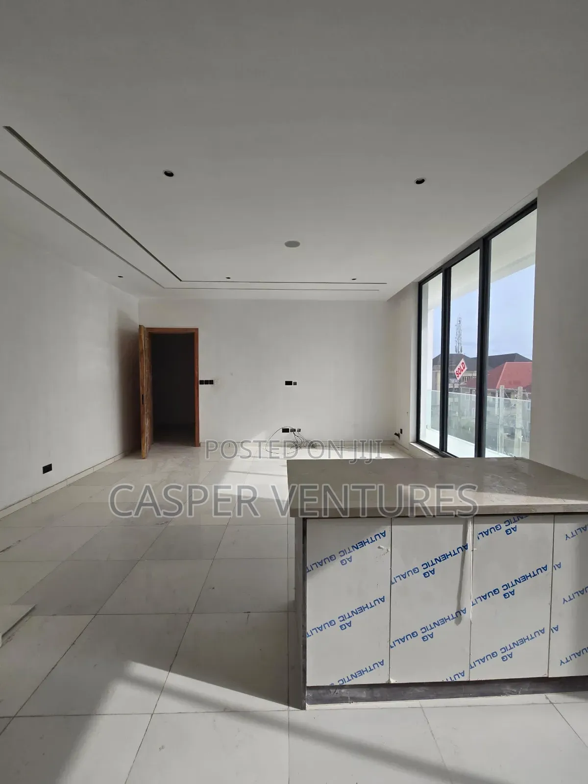 2bdrm Block of Flats in Admiralty Way, Lekki Phase 1 for sale
