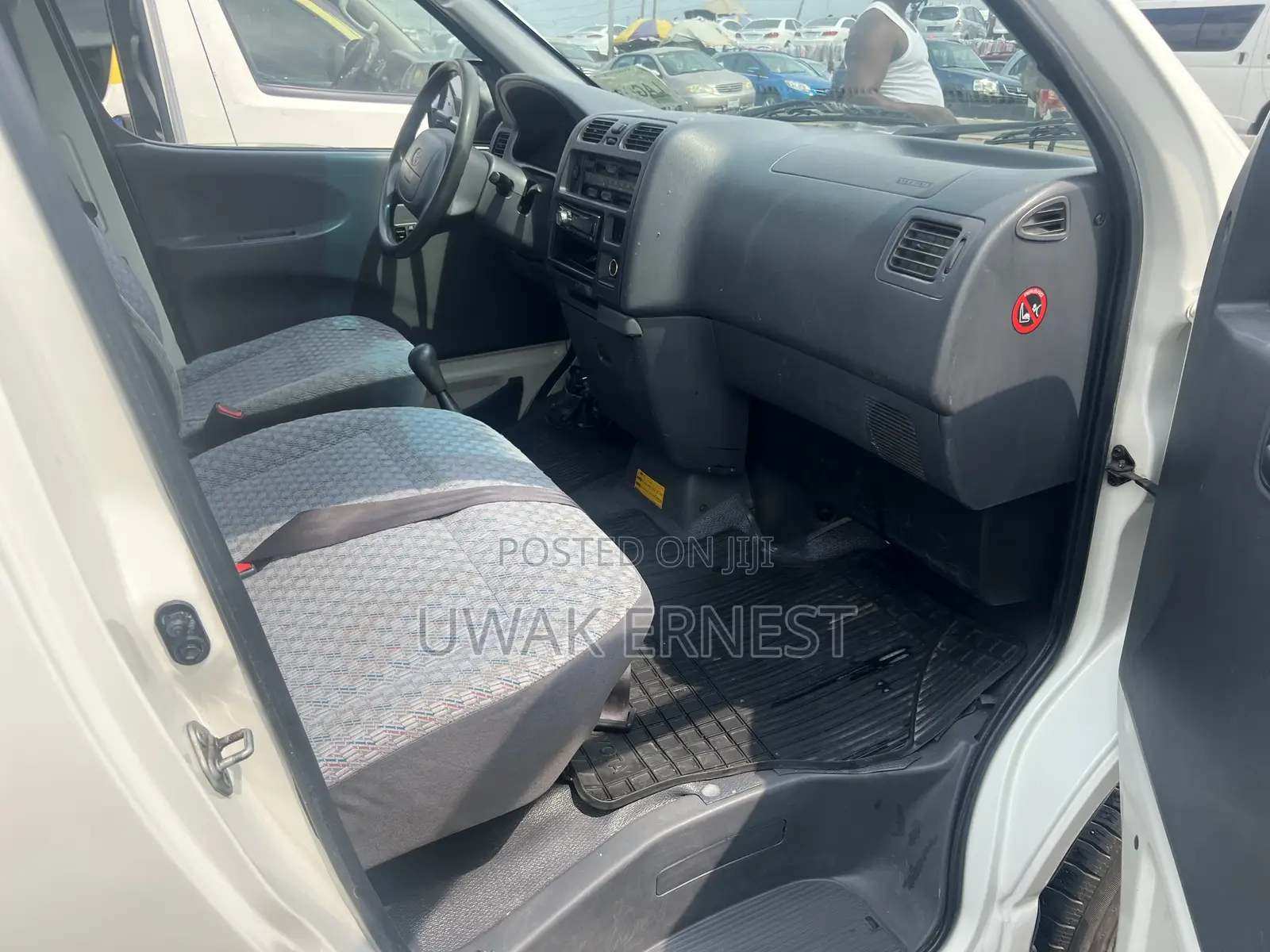 Toyota HiAce 2001 White