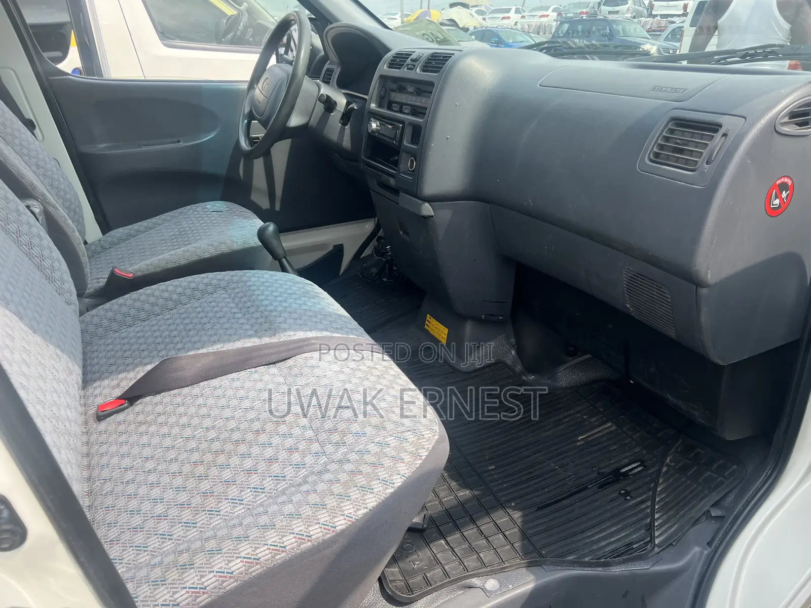Toyota HiAce 2001 White