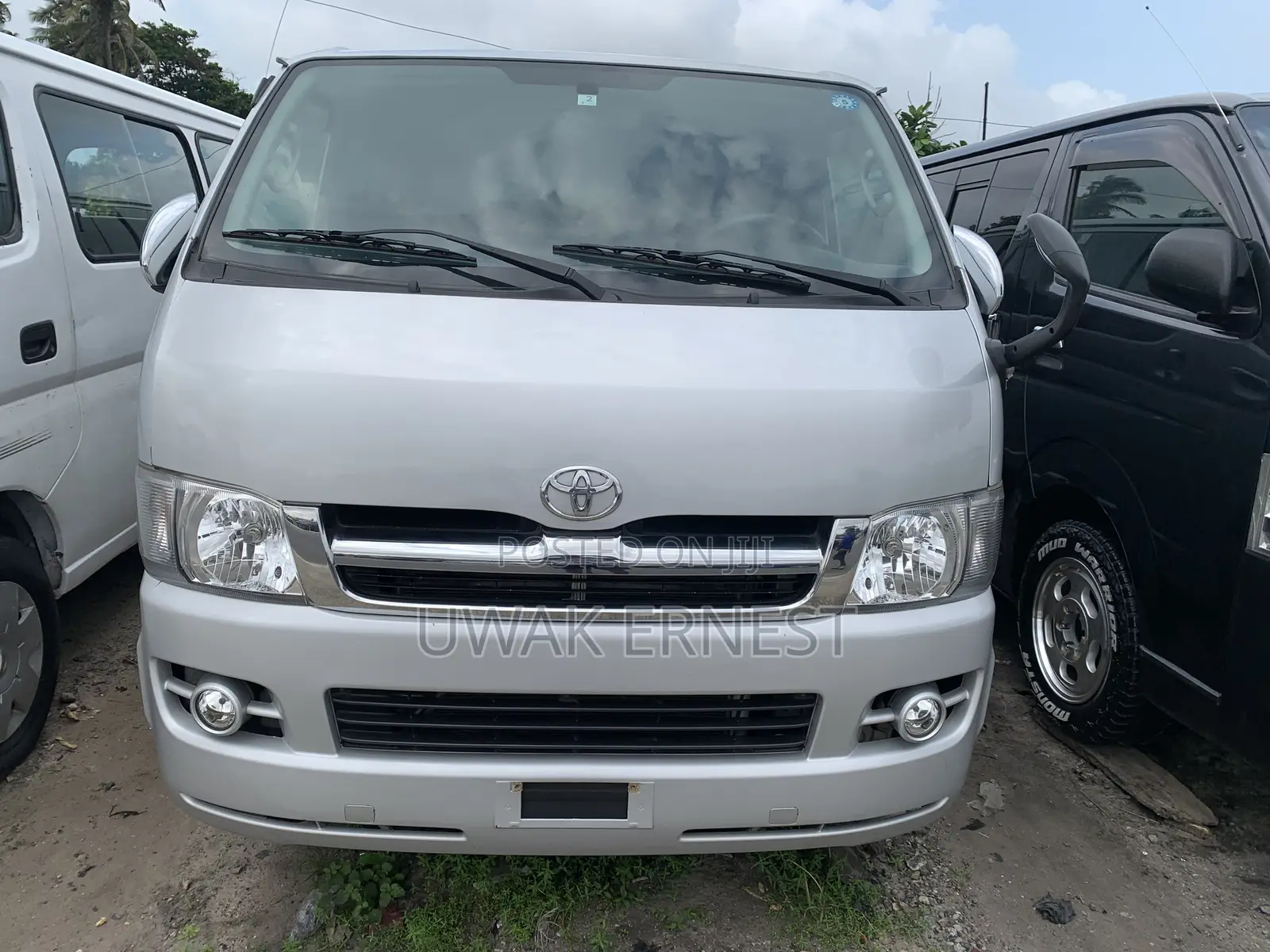Toyota HiAce 2010 Silver