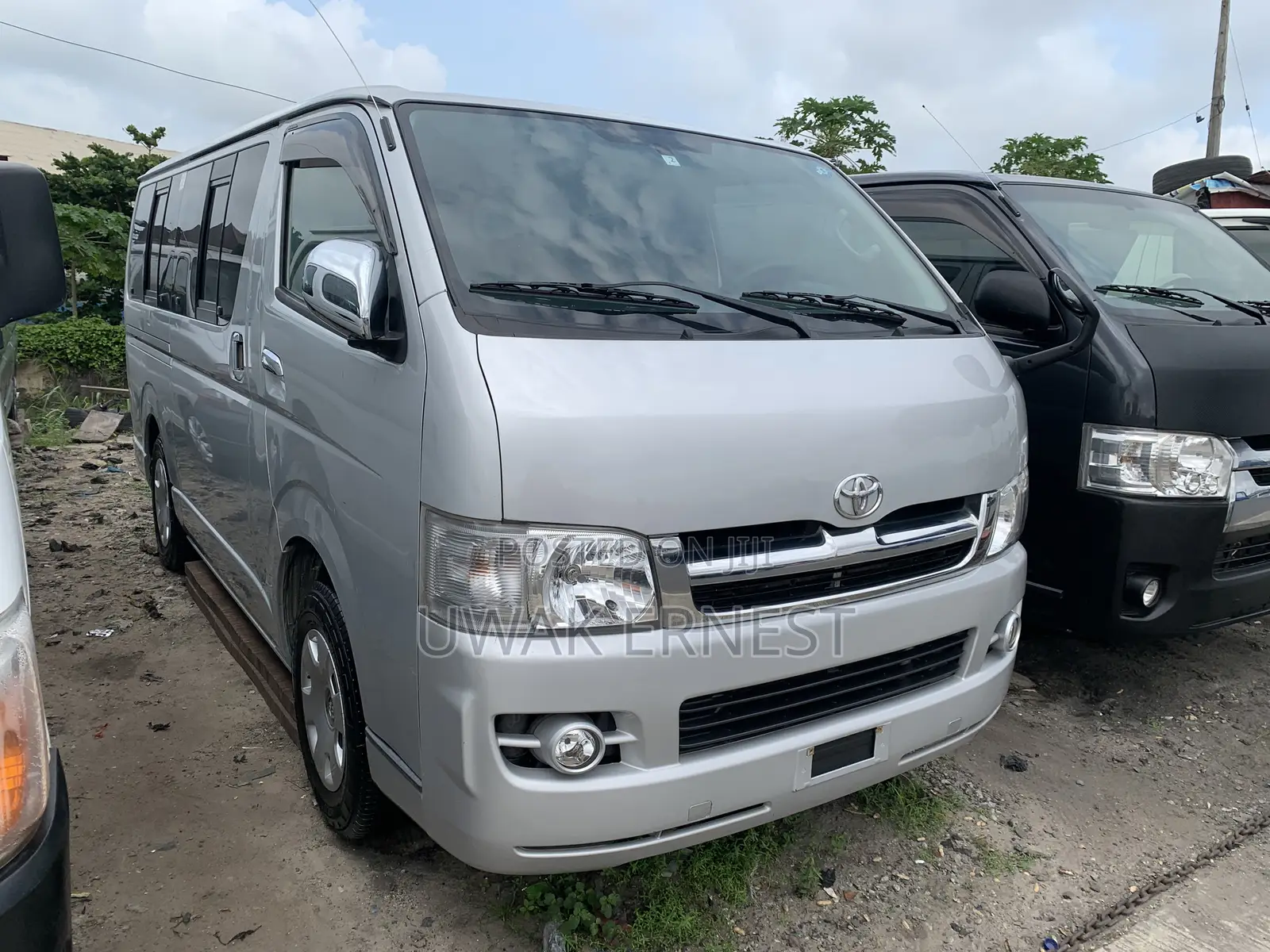 Toyota HiAce 2010 Silver