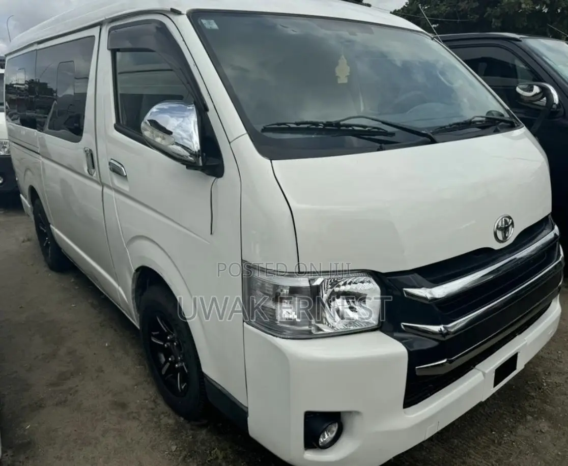 Toyota HiAce 2013 White
