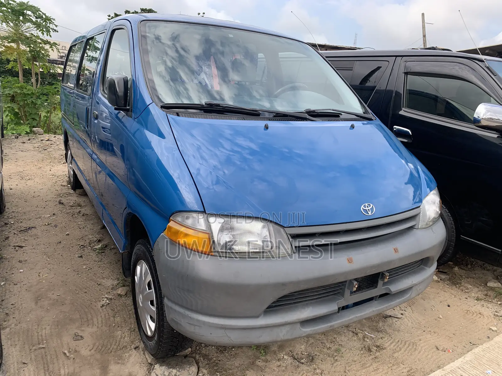 Toyota HiAce 2002 Blue