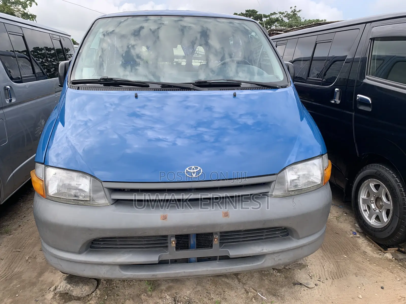 Toyota HiAce 2002 Blue
