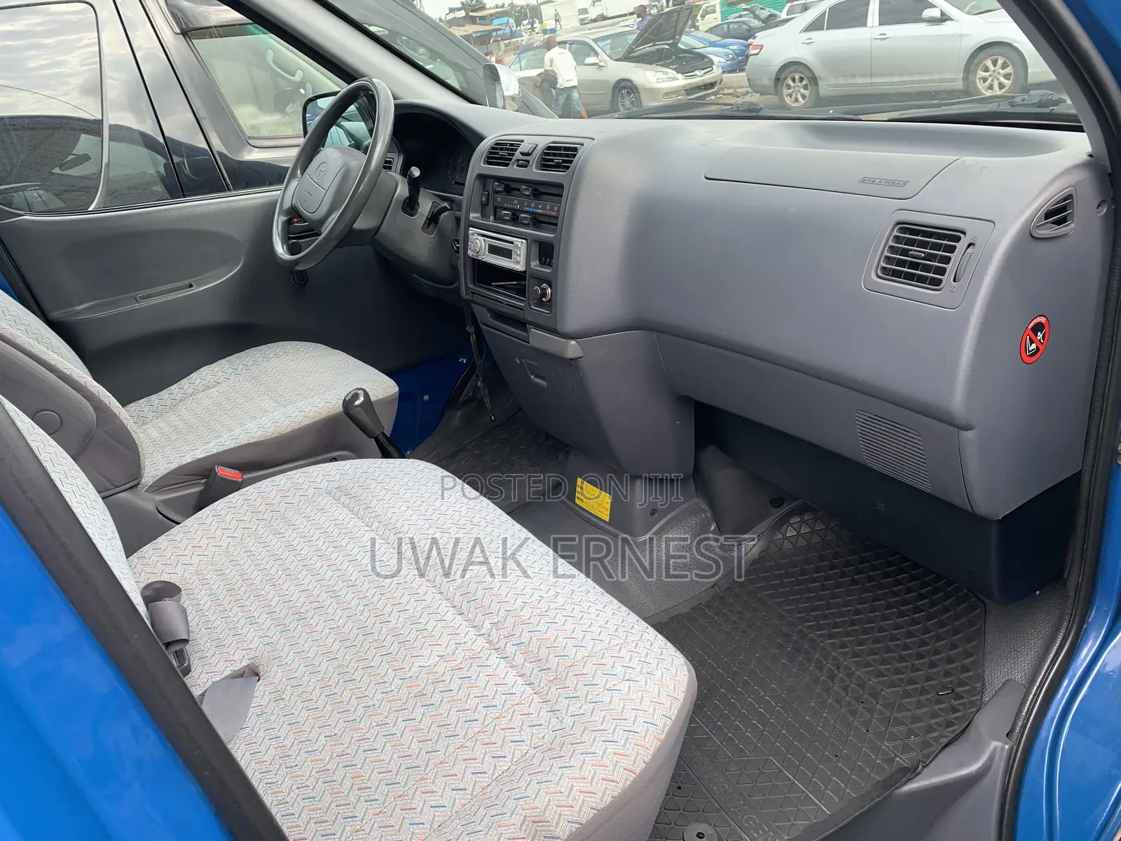 Toyota HiAce 2002 Blue