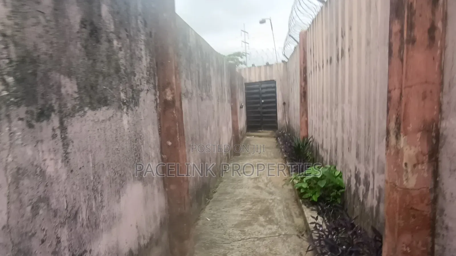3bdrm Block of Flats in Egbeda for sale