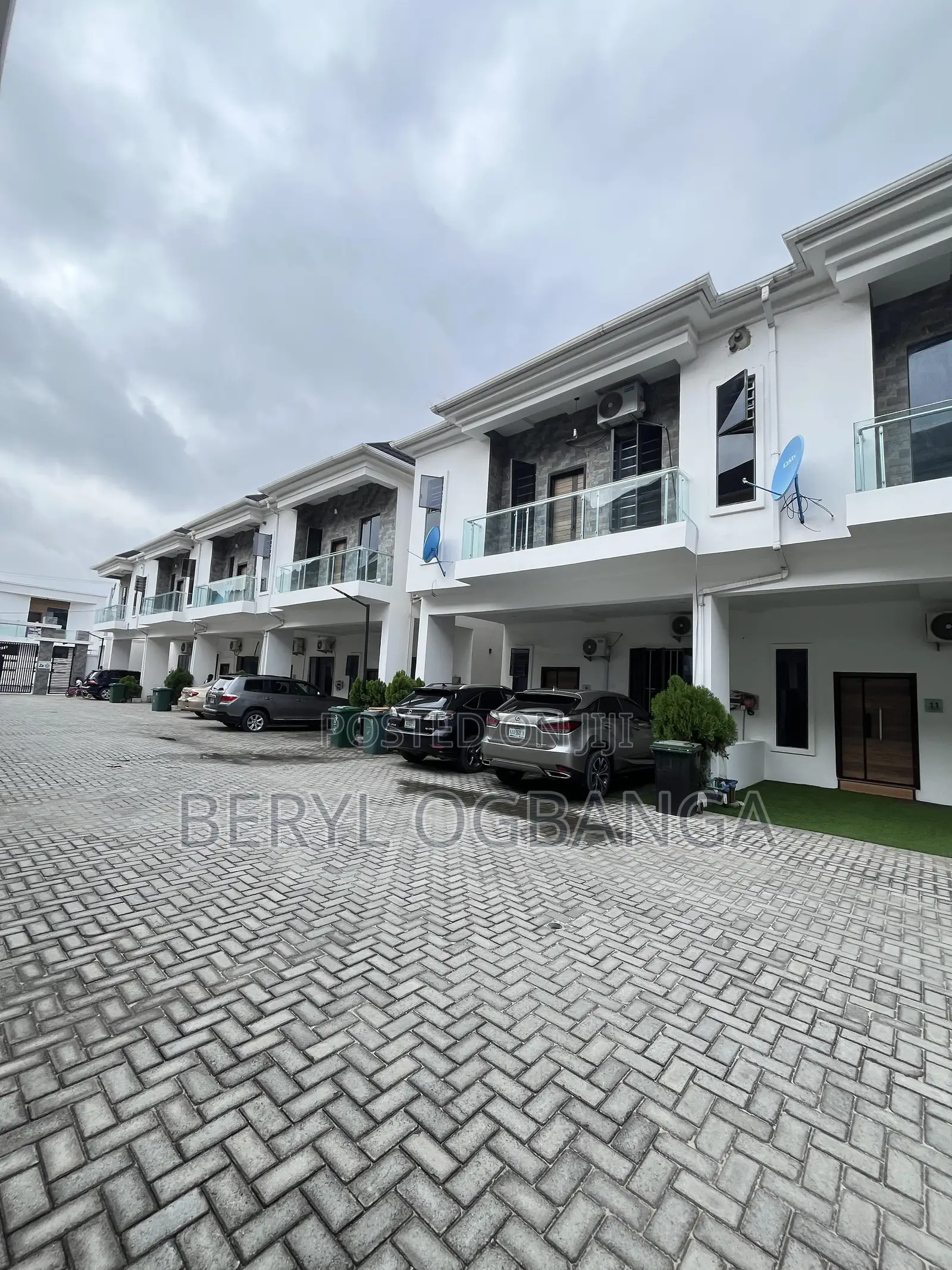 Daily Luxury Room Available With Pool,Gym,Wifi