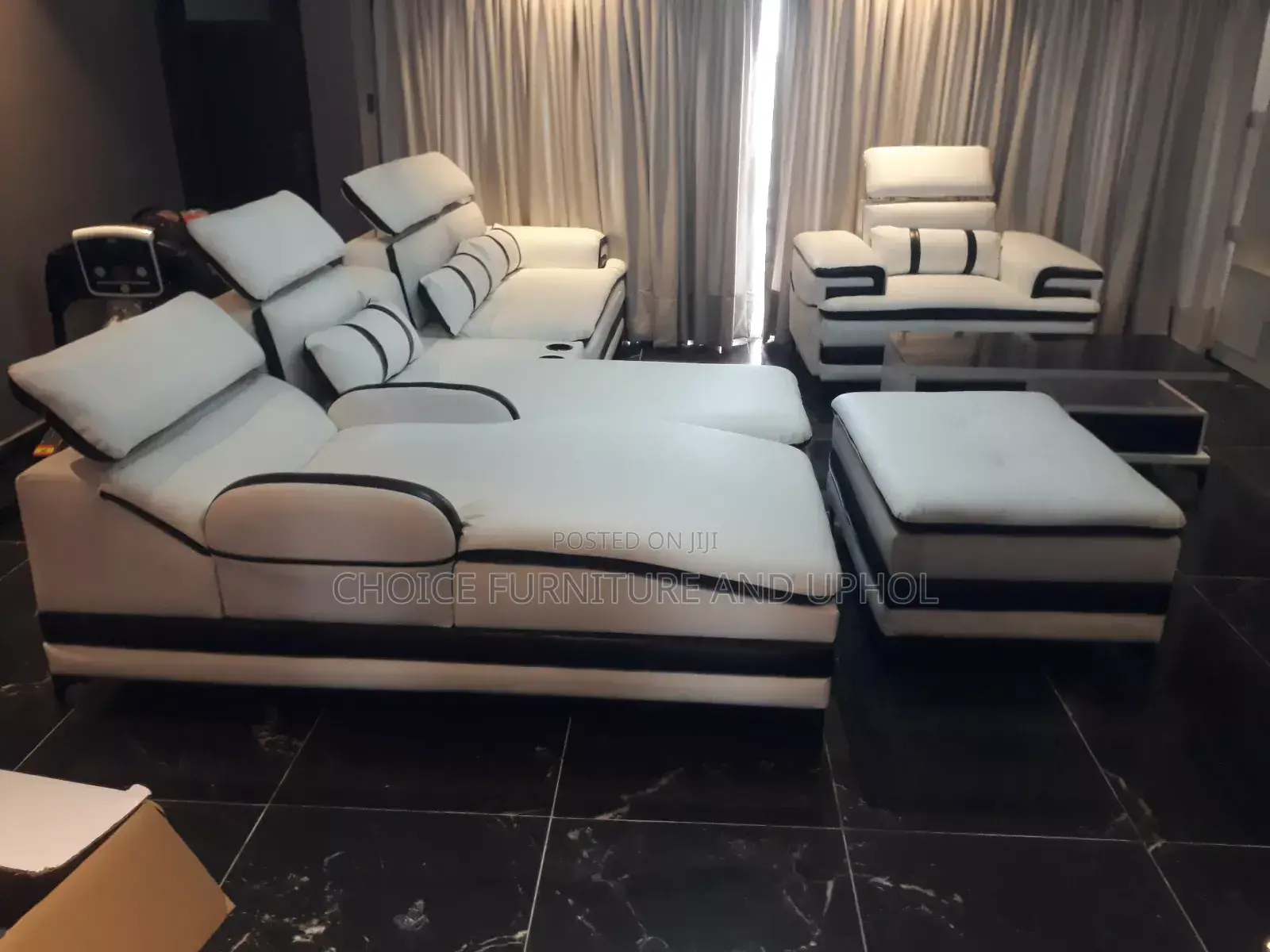 Sofa Launderer Set of Chair + 1 Single and Center Table