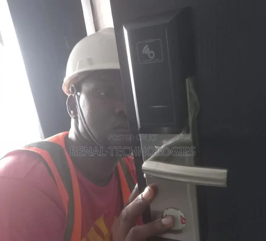 Guest-and Staff-Friendly Card Lock Solution Driven by Simple