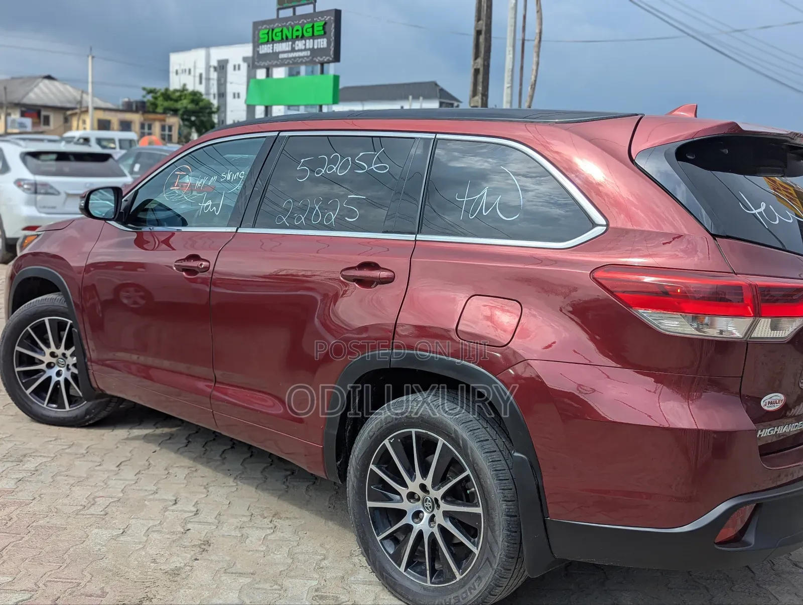 Toyota Highlander SE 4x4 V6 (3.5L 6cyl 8A) 2017 Burgundy