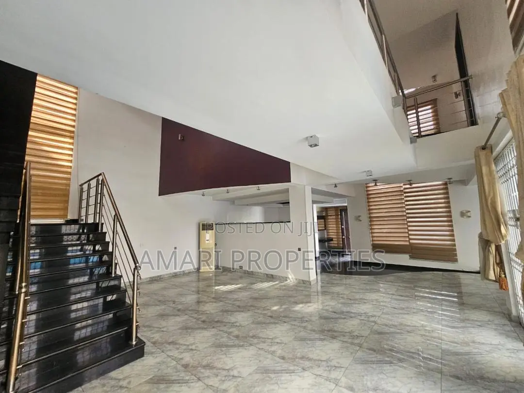 5bdrm Duplex in Banana Island for rent