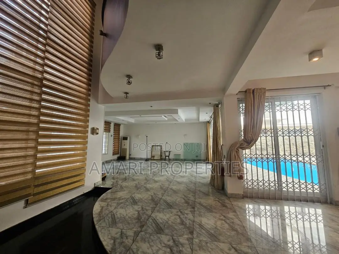 5bdrm Duplex in Banana Island for rent