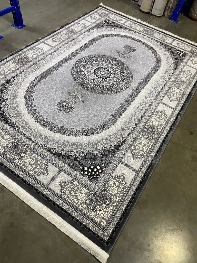 Laila Center Rug