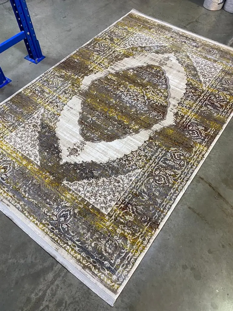 Cinnamon Center Rugs