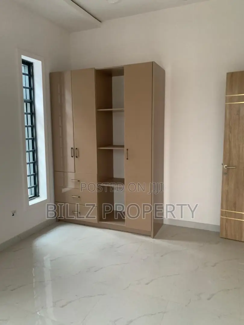 Furnished 3bdrm Apartment in Magodo Phase 1, Berger for sale