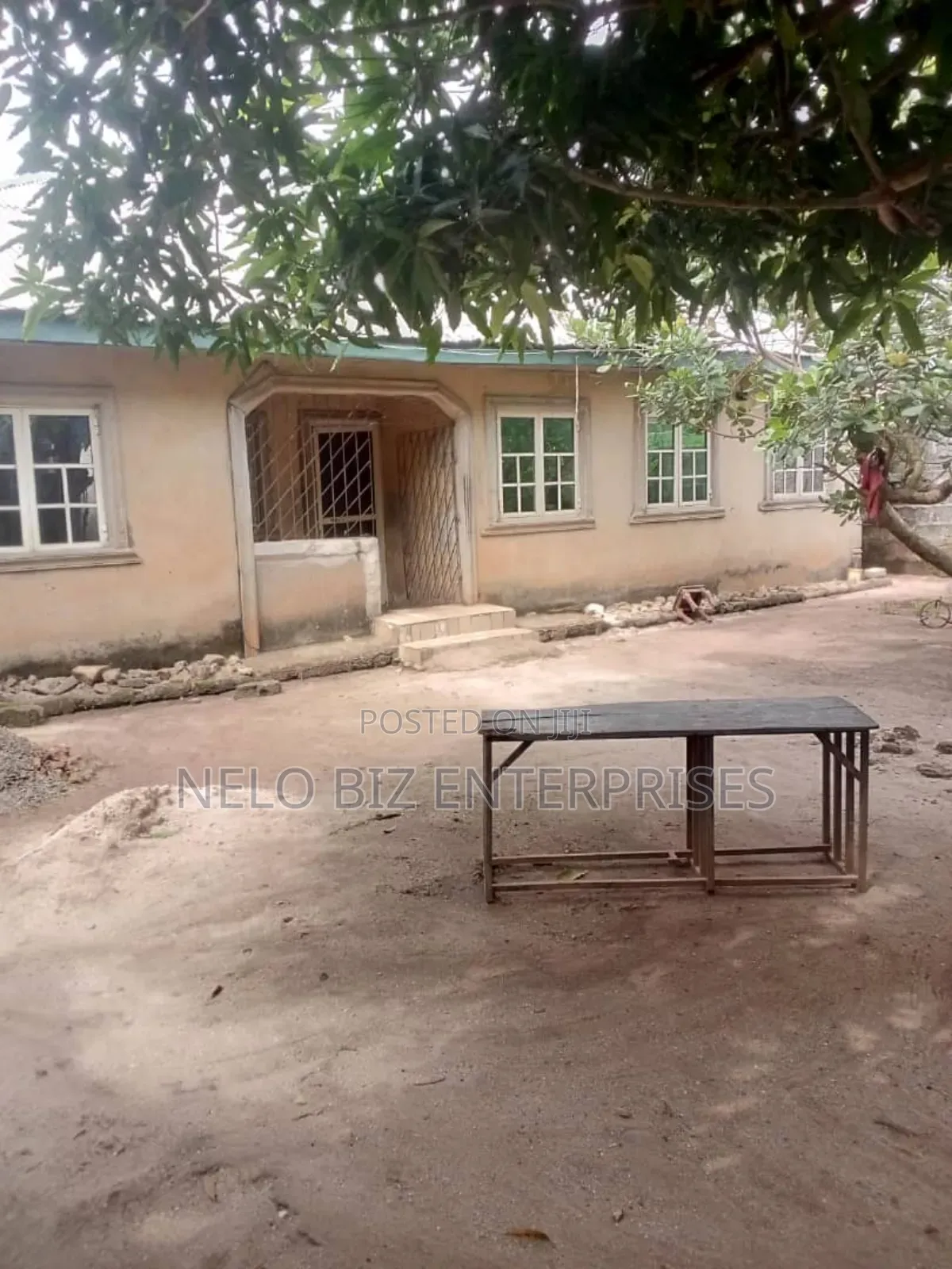 6bdrm Bungalow in Owerri for sale