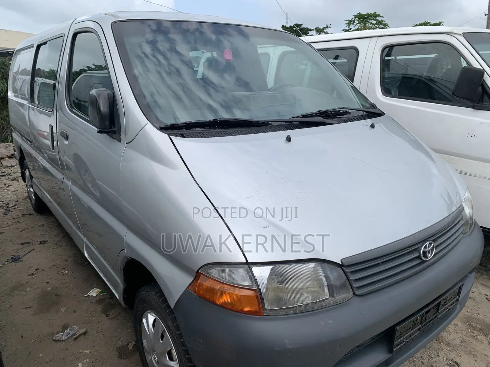 Toyota HiAce 2003 Silver