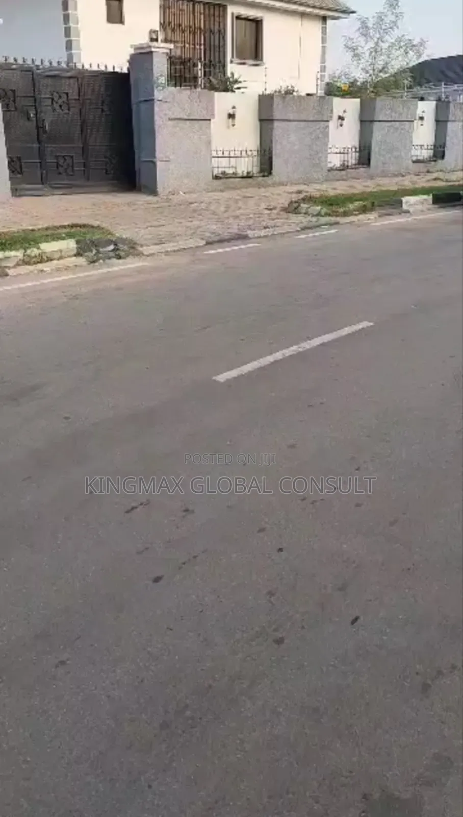 5bdrm Duplex in Guzape District for sale