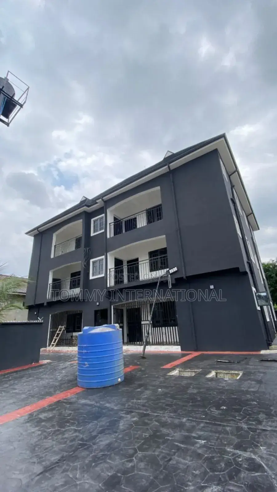 2bdrm Block of Flats in Akwaka Estate, Port-Harcourt for rent