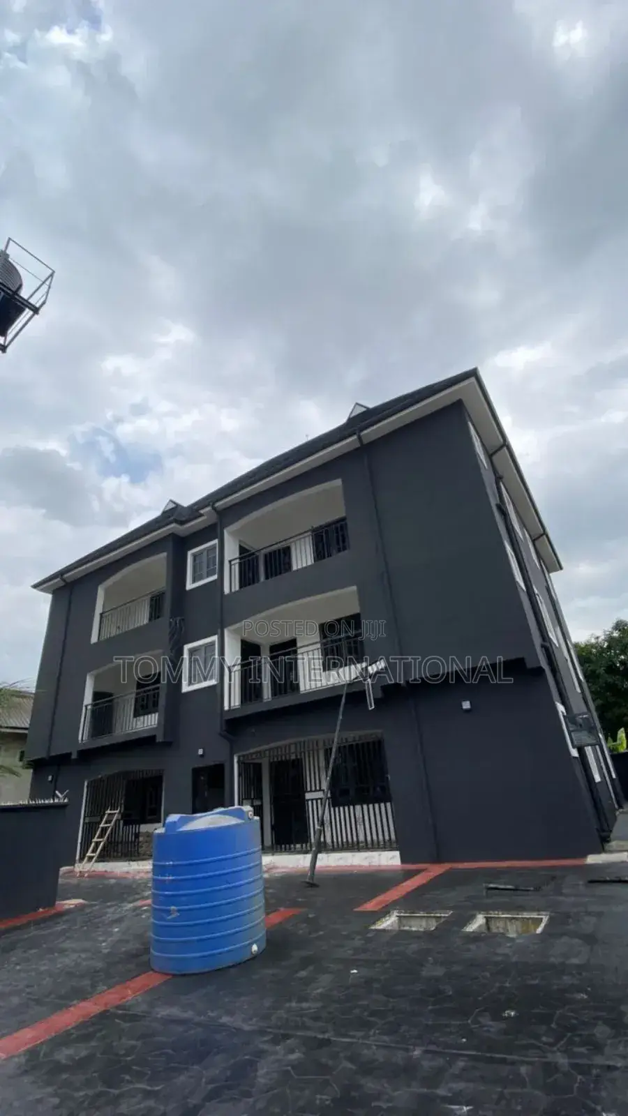 2bdrm Block of Flats in Akwaka Estate, Port-Harcourt for rent
