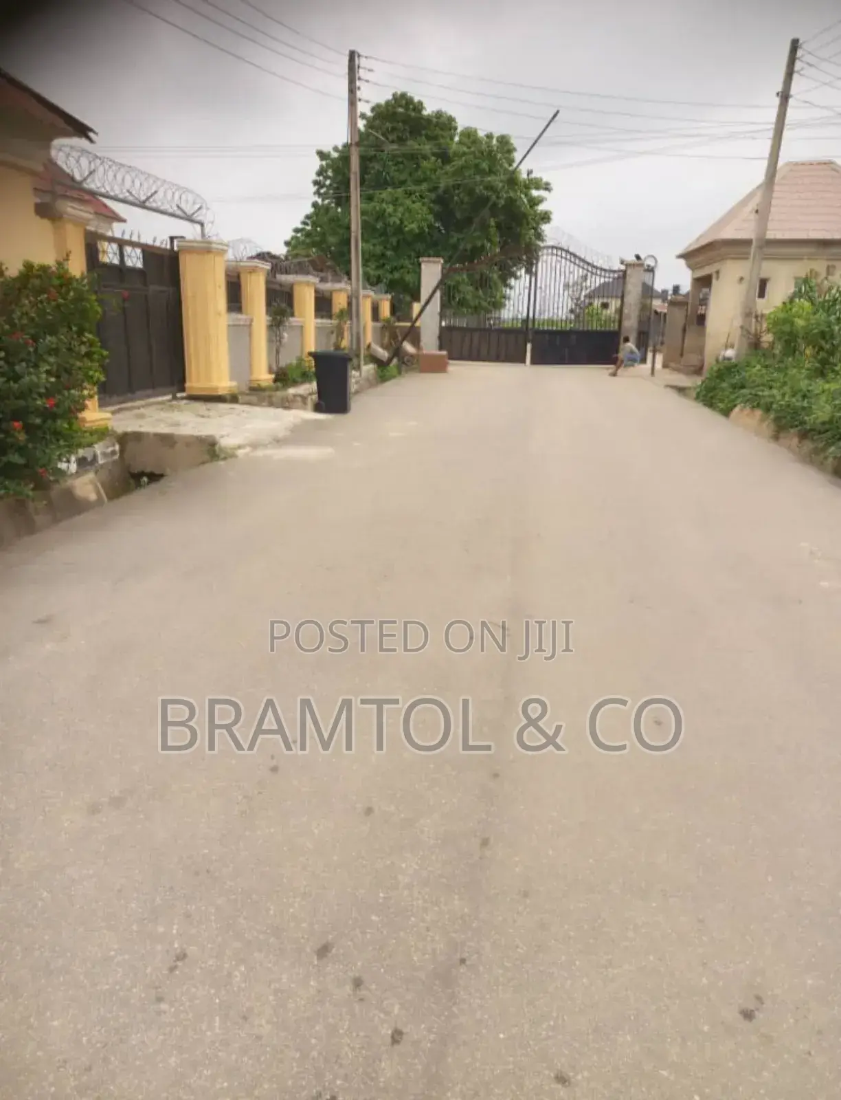 3bdrm Bungalow in Hosana Glory, FHA for sale