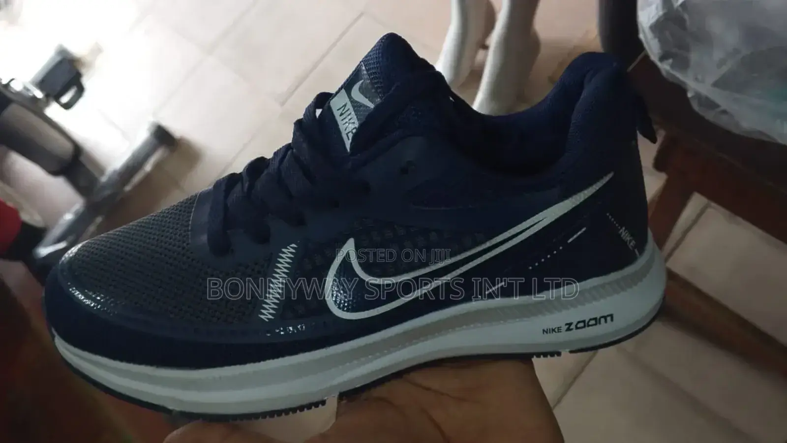 Nike Quality Jugging Canvas At Bonnyway Sports Int'l Ltd