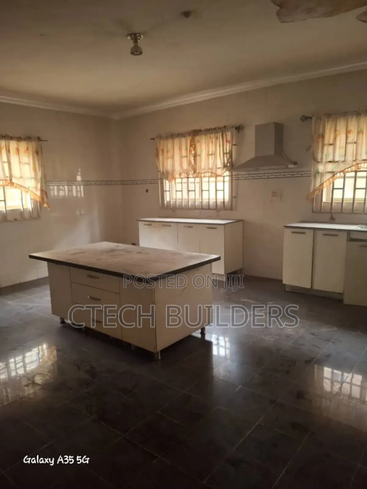 7bdrm Duplex in Benin City for sale