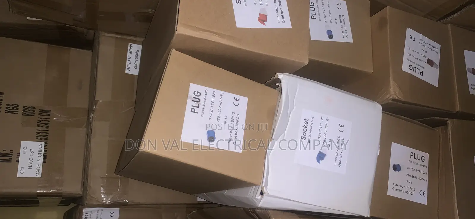 32amps 3pins Industrial Socket