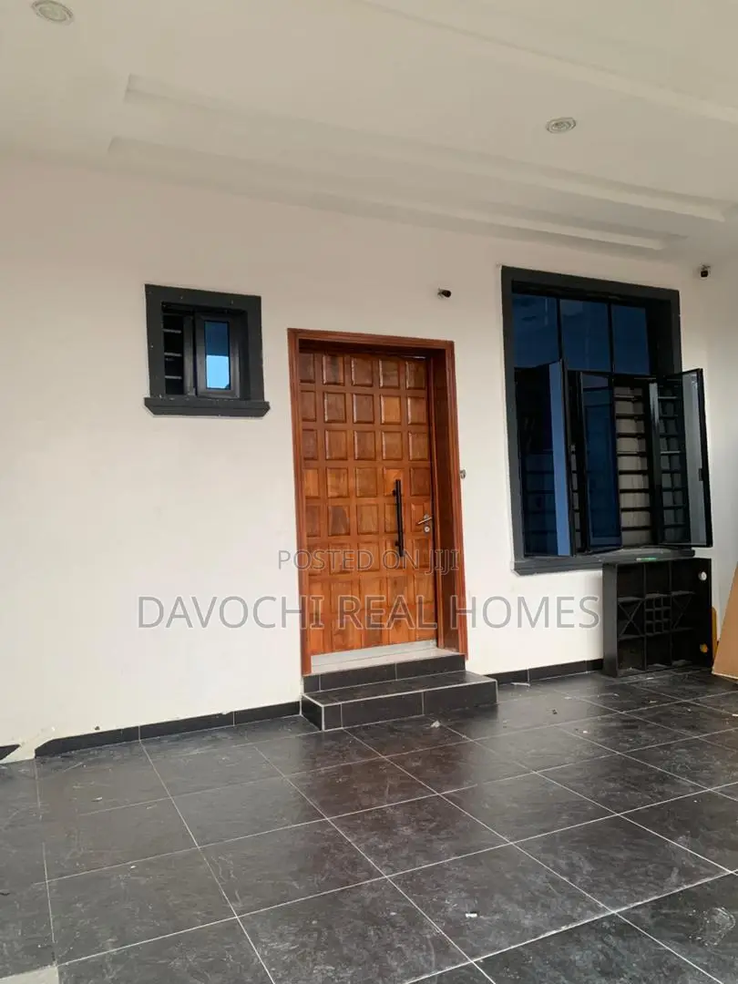 4bdrm Duplex in Ikota, Gra for rent