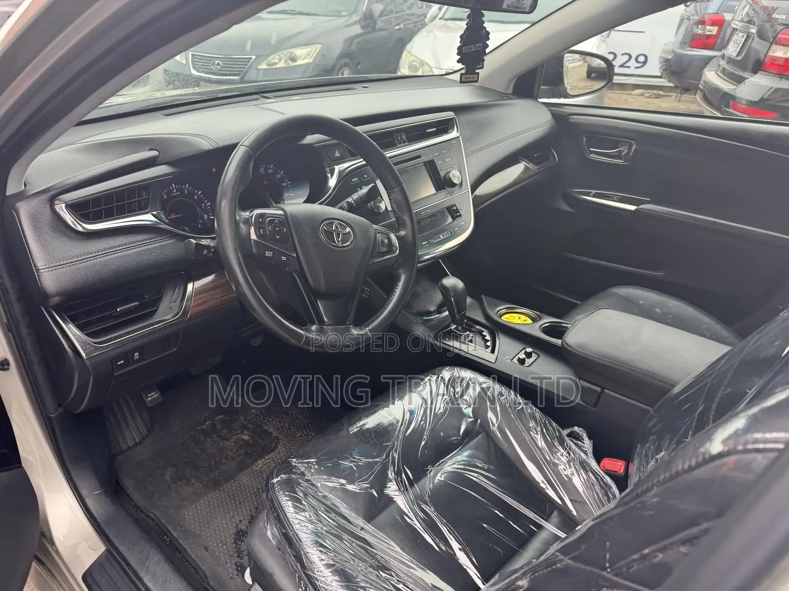 Toyota Avalon XLE 4dr Sedan (3.5L 6cyl 6A) 2015 Gold