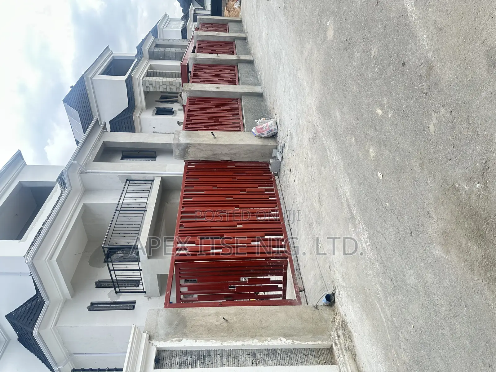 Simple Luxury Gate & Fence Rail