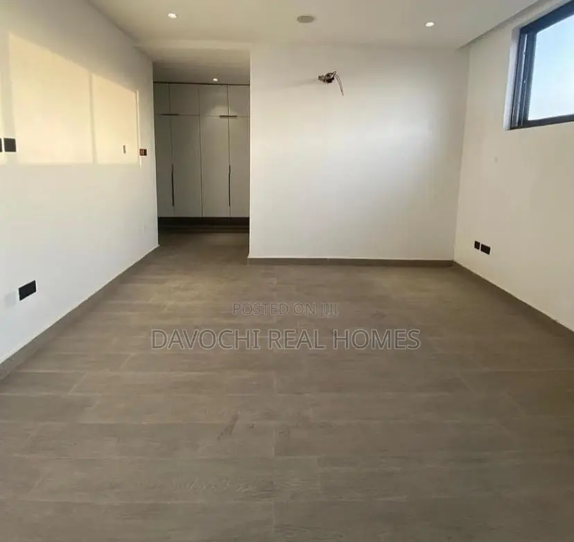 4bdrm Maisonette in Lekki Phase1 for rent