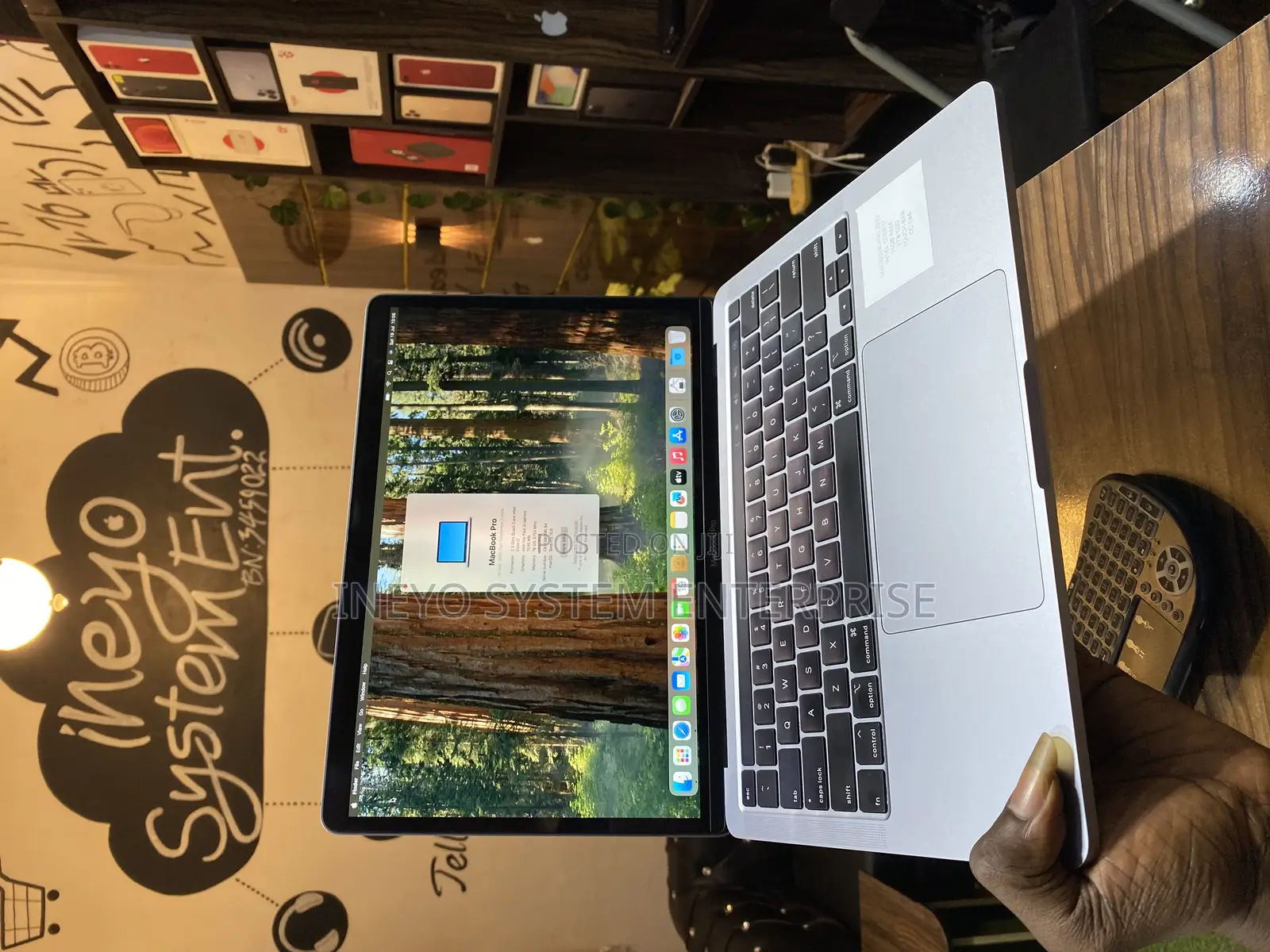 Laptop Apple MacBook Pro 2020 16GB Intel Core I7 SSD 1T