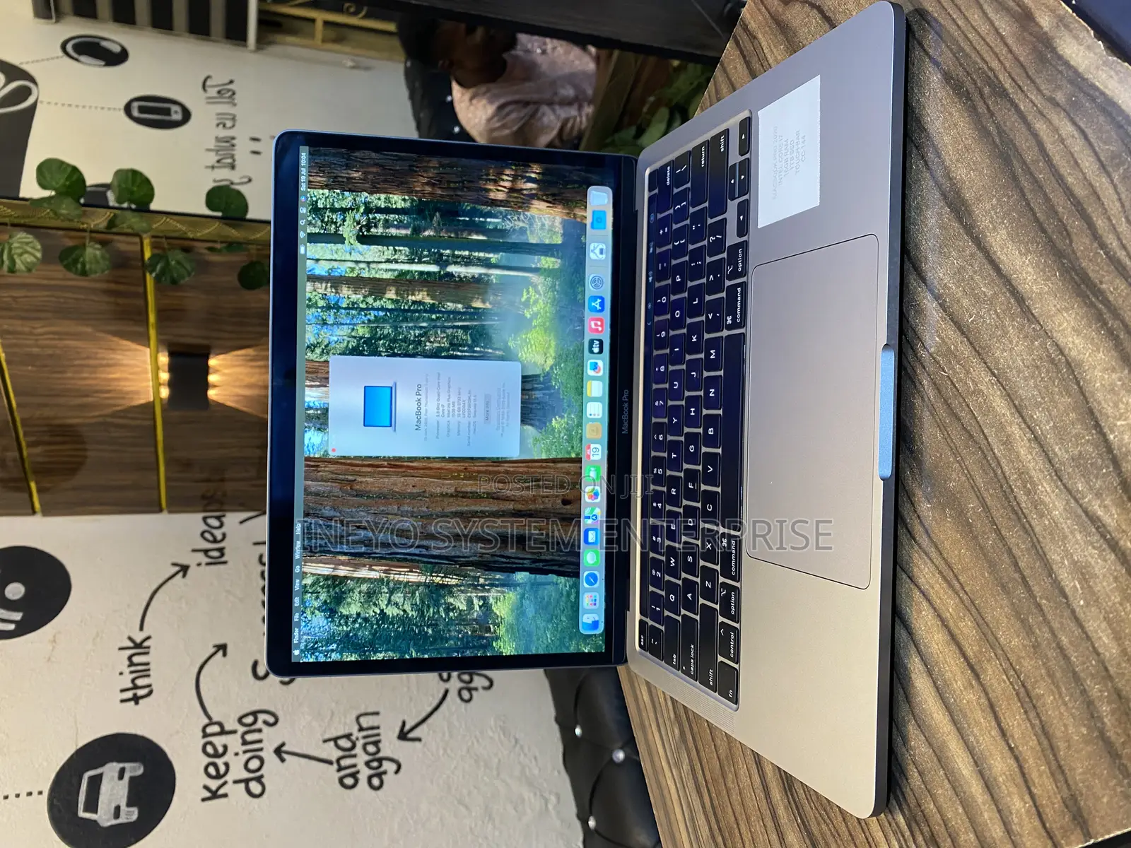 Laptop Apple MacBook Pro 2020 16GB Intel Core I7 SSD 1T