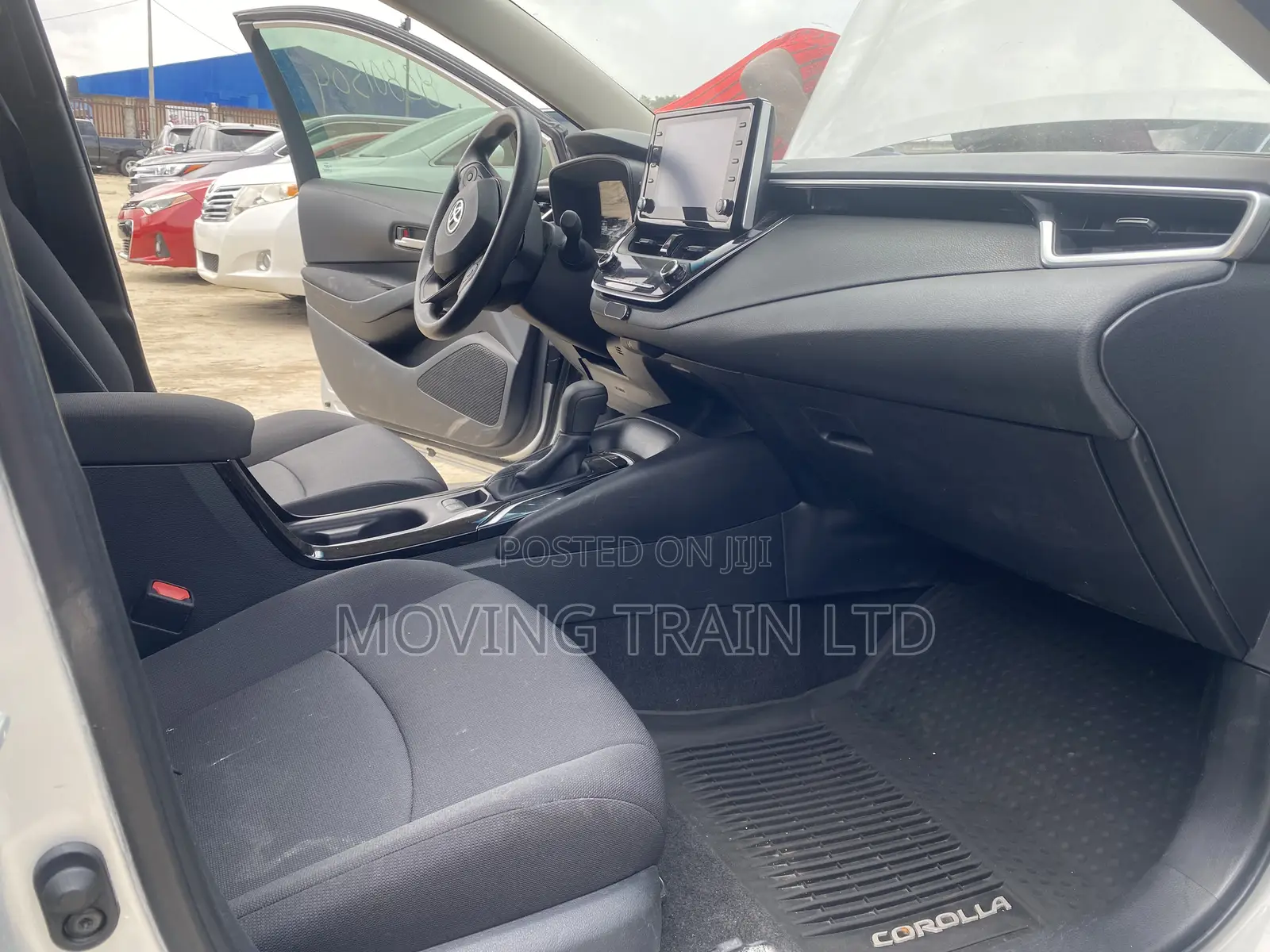Toyota Corolla LE 2020 White