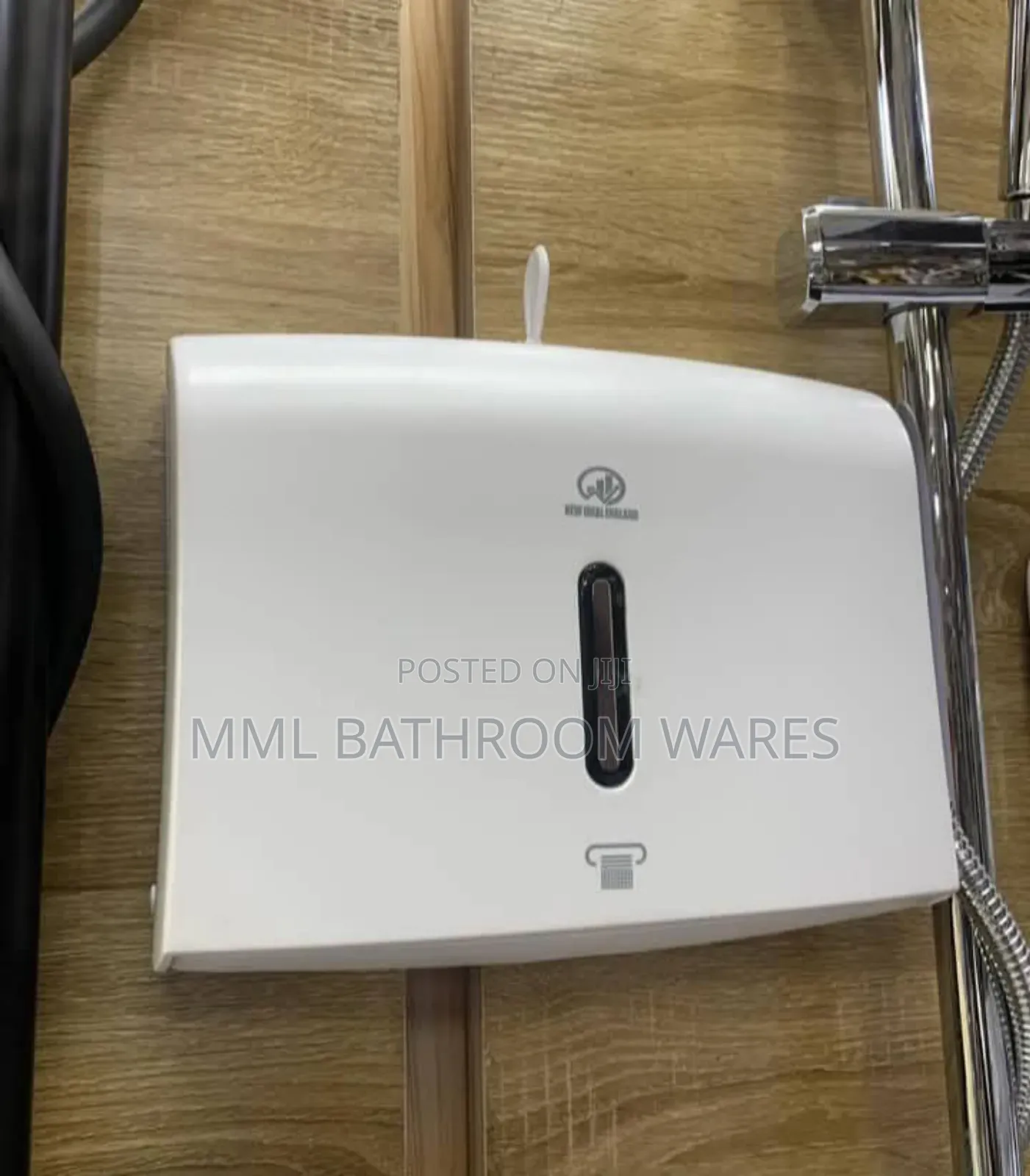 Wall-Mounted Paper Towel Dispenser ( Tissue Dispenser)
