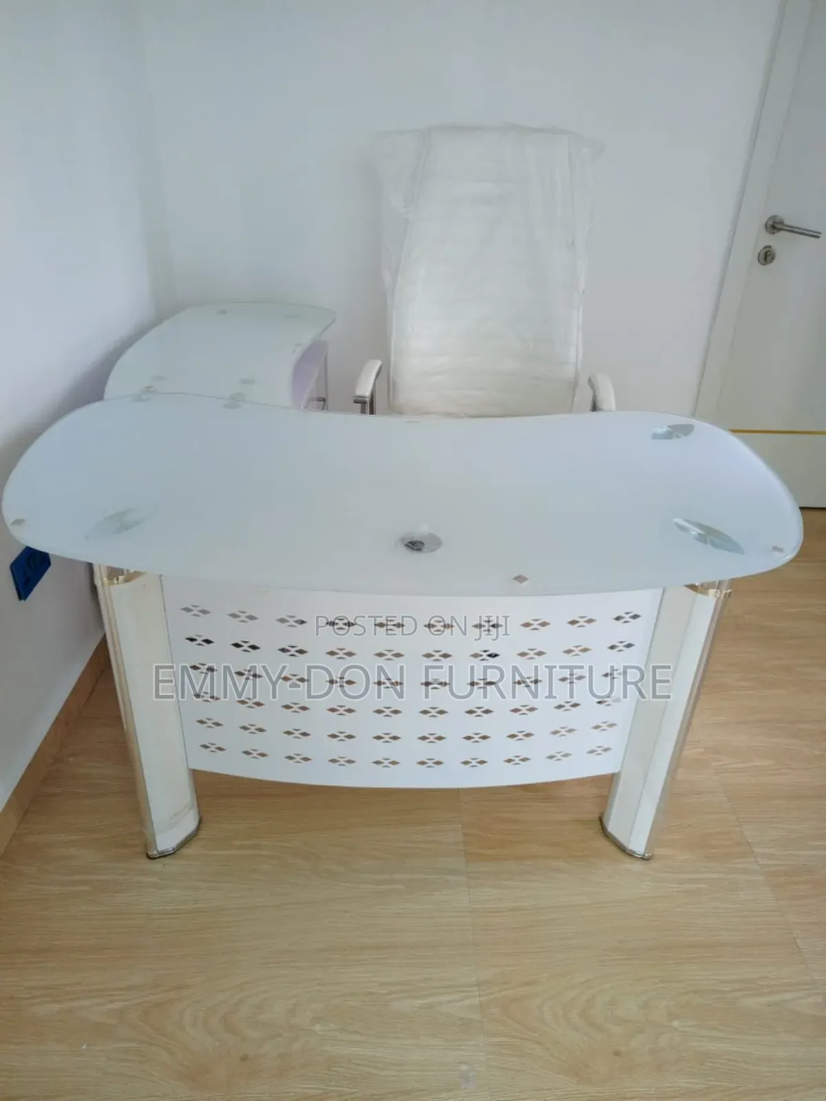 Executive Mini Office Glass Table