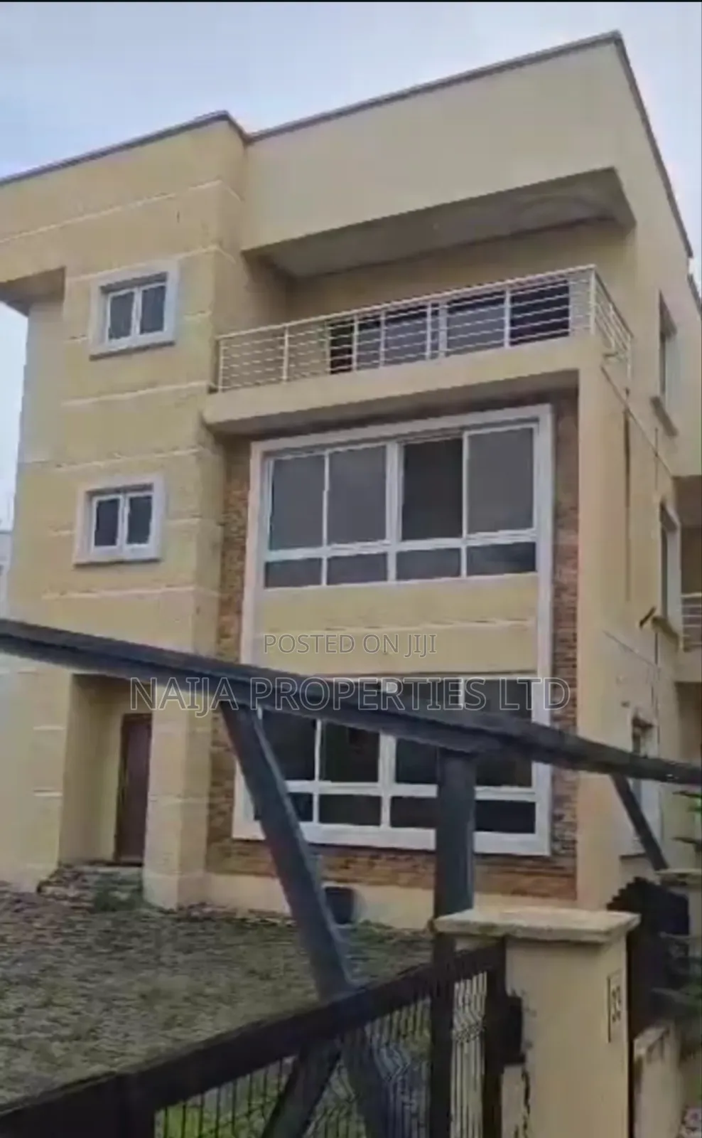 6bdrm Duplex in Osapa, Lekki for sale