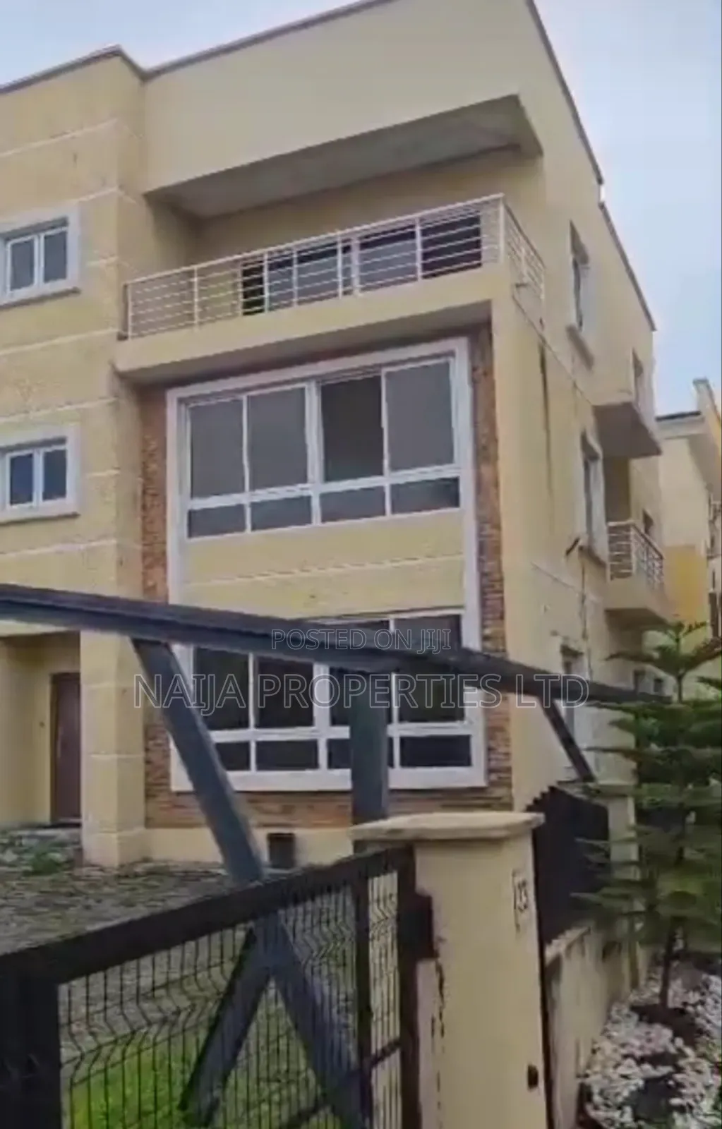 6bdrm Duplex in Osapa, Lekki for sale