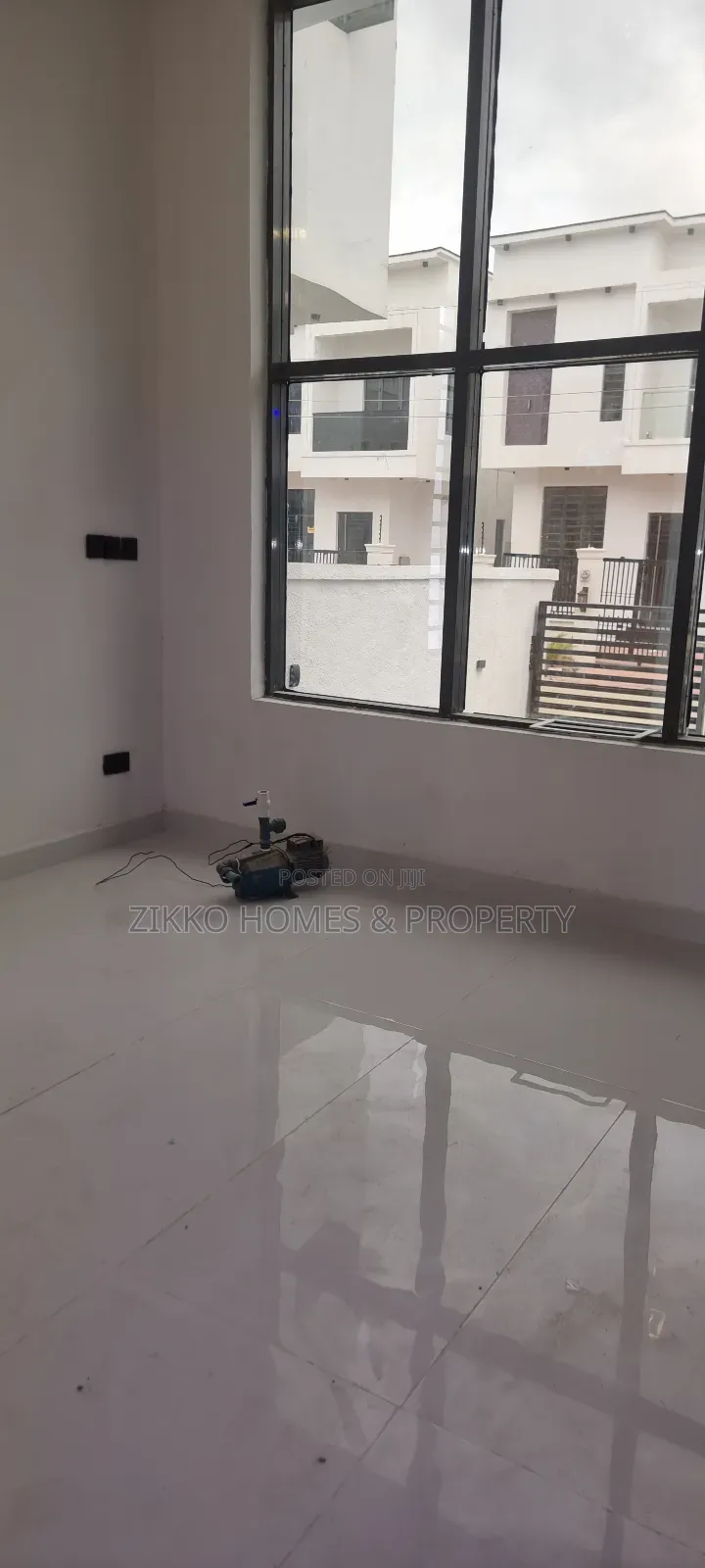 5bdrm Duplex in Ajah for sale