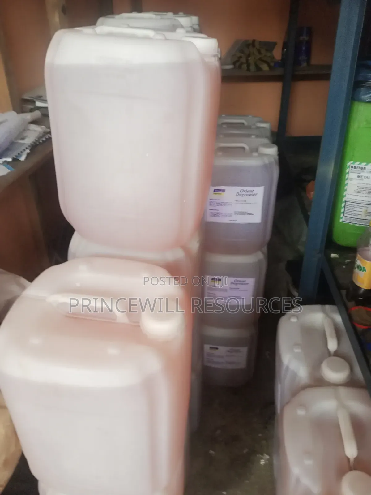 Degreaser for Industrial Cleaning