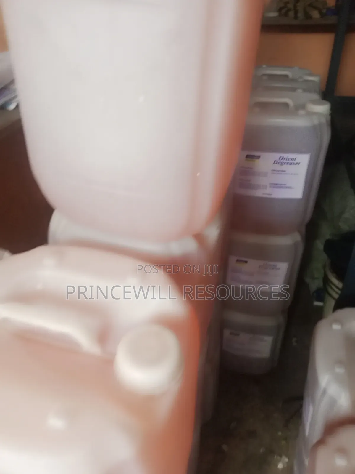 Degreaser for Industrial Cleaning