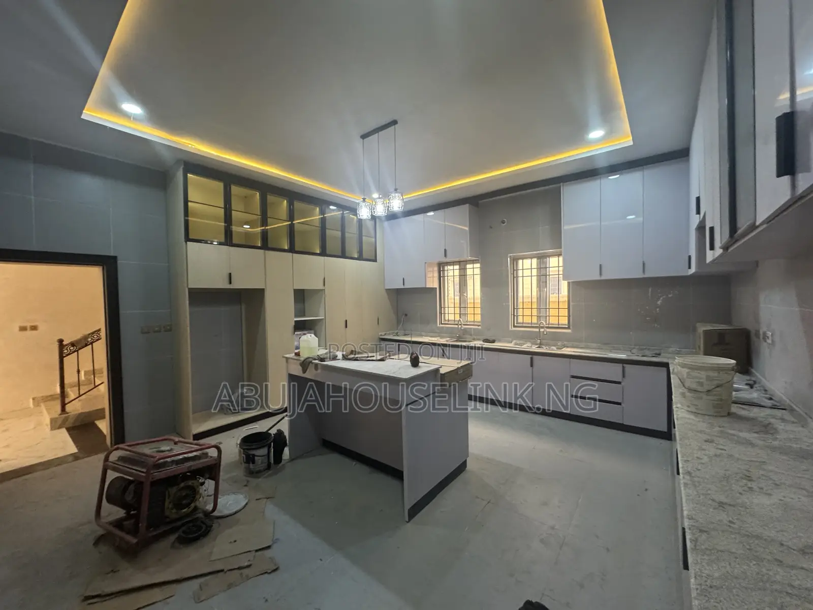 7bdrm Duplex in Efab Metropolis for sale